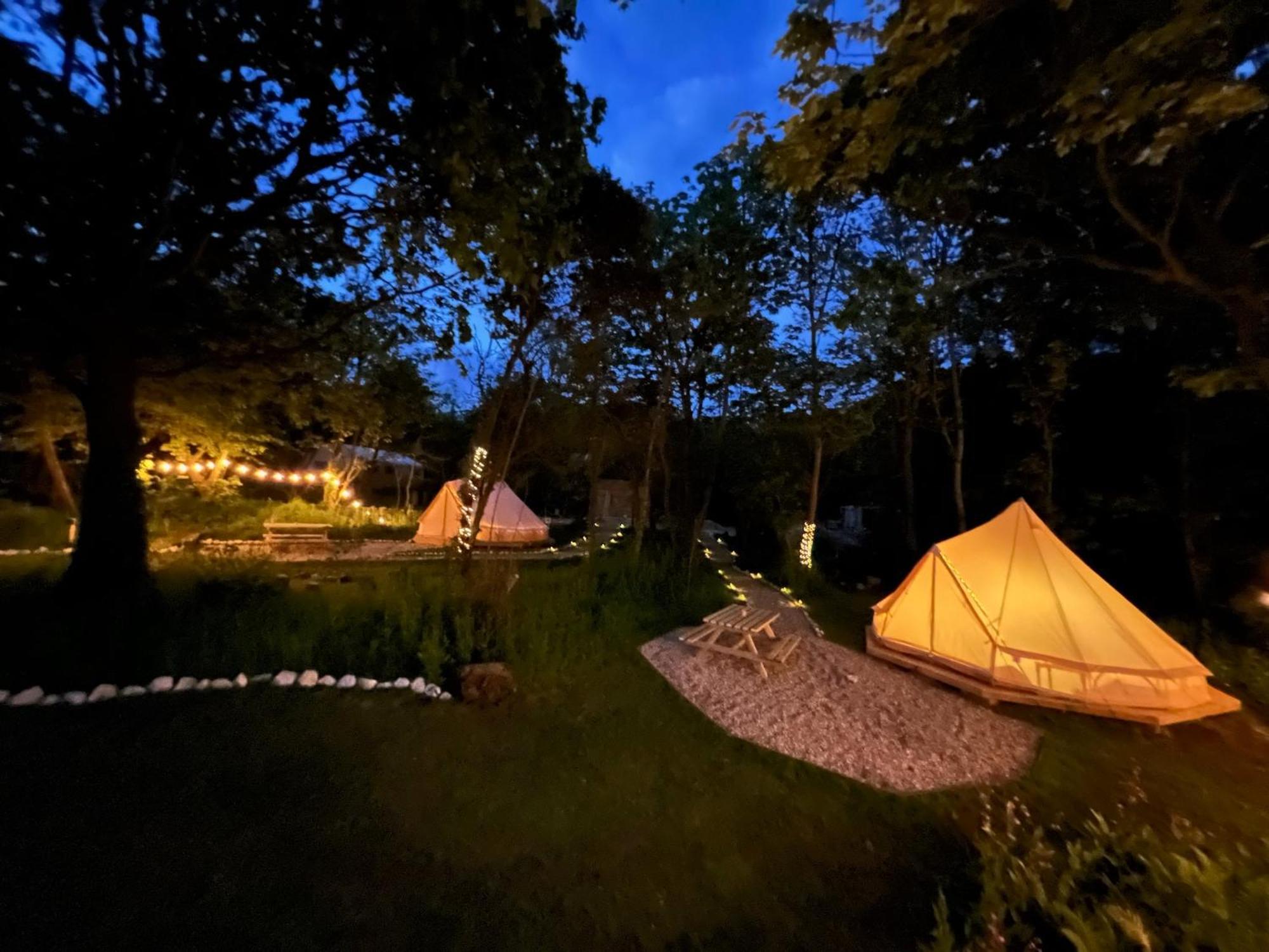 Hotel Glamping At Camp Corve Chale Esterno foto